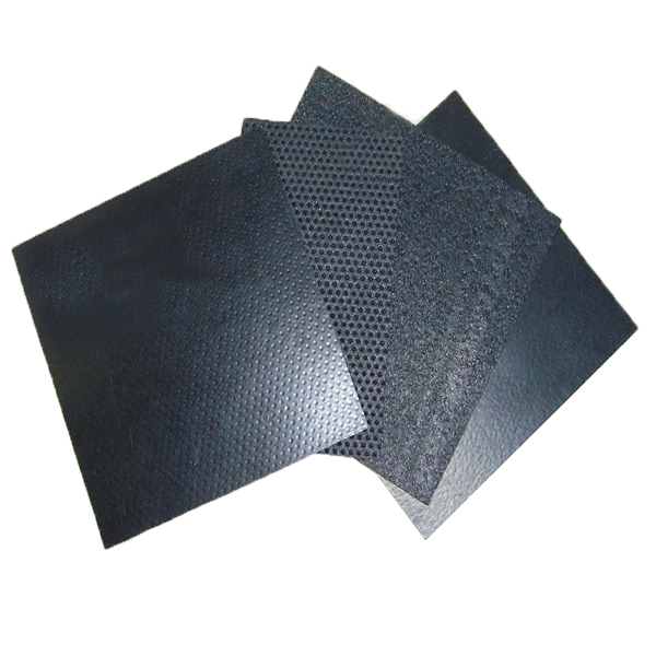 河道治理工程到底選擇土工膜好些還是膨潤(rùn)土防水毯合適？