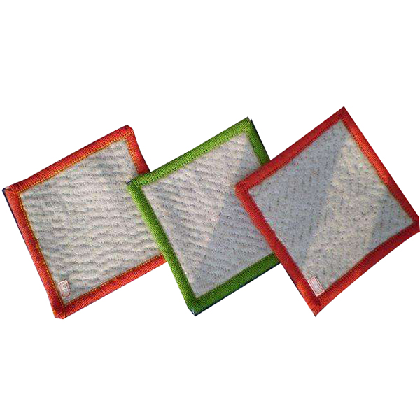 河道治理工程到底選擇土工膜好些還是膨潤(rùn)土防水毯合適？